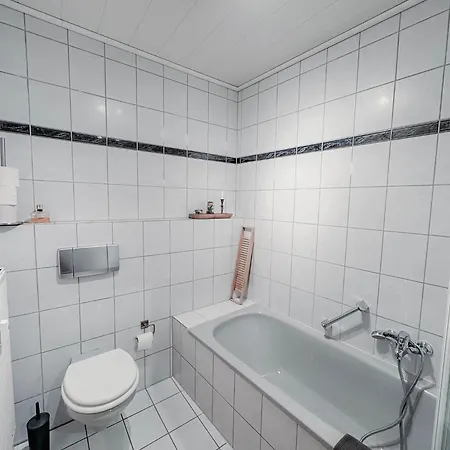 Zentrale Mit Balkon *