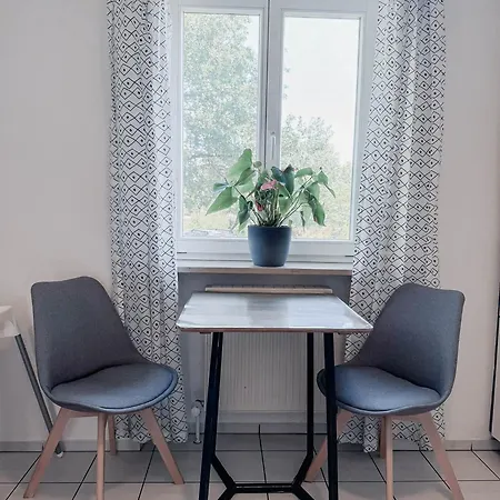 Zentrale Mit Balkon