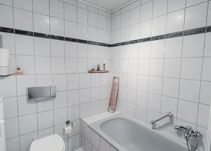 Zentrale Mit Balkon *